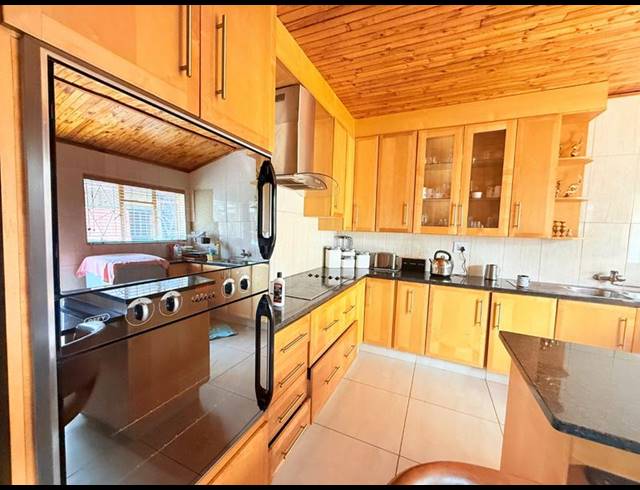 3 BEDROOM HOUSE FOR SALE IN VANDERBIJLPARK CW 1